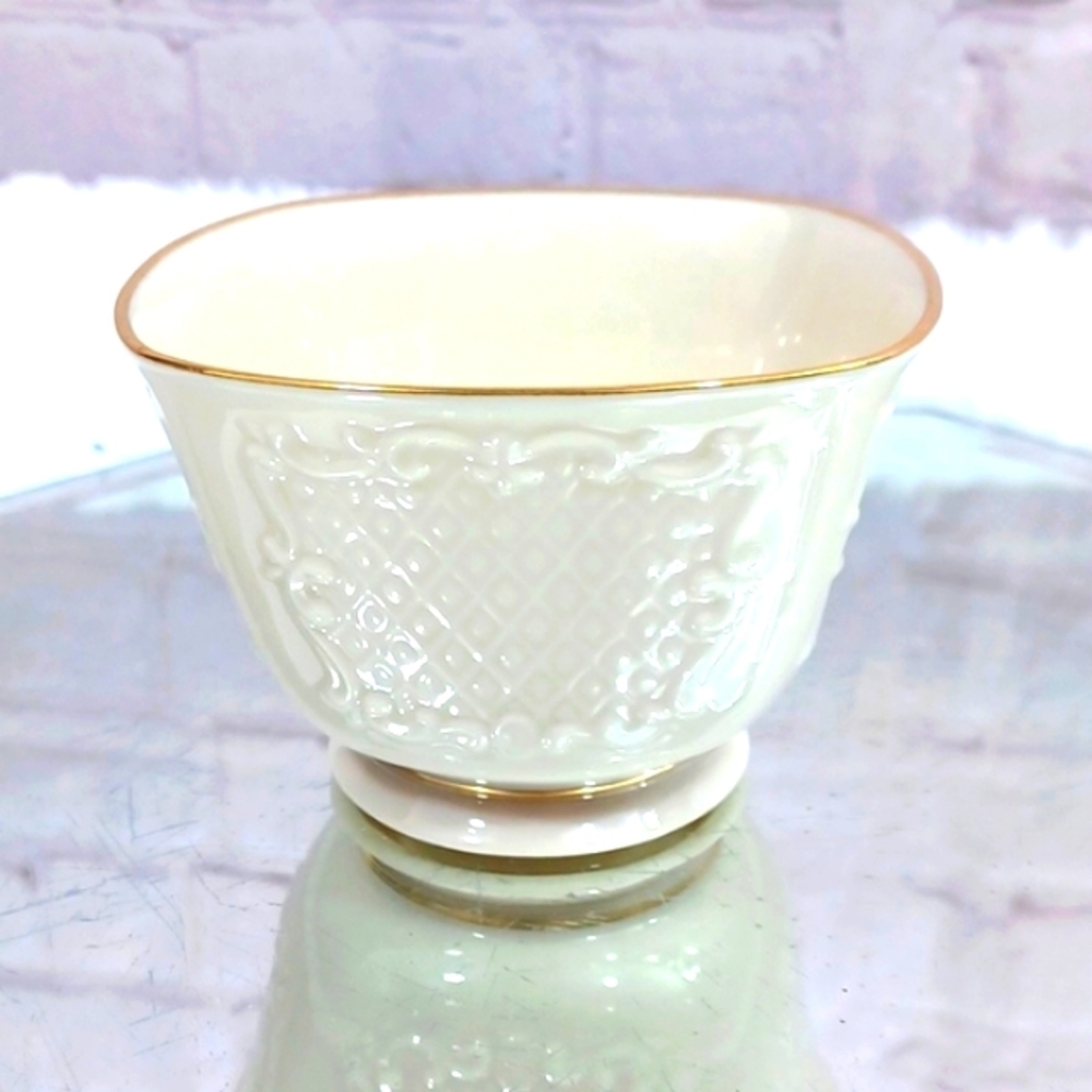 Lenox  Vintage 24 Kt Made in USA Standing Collectable  Bowl